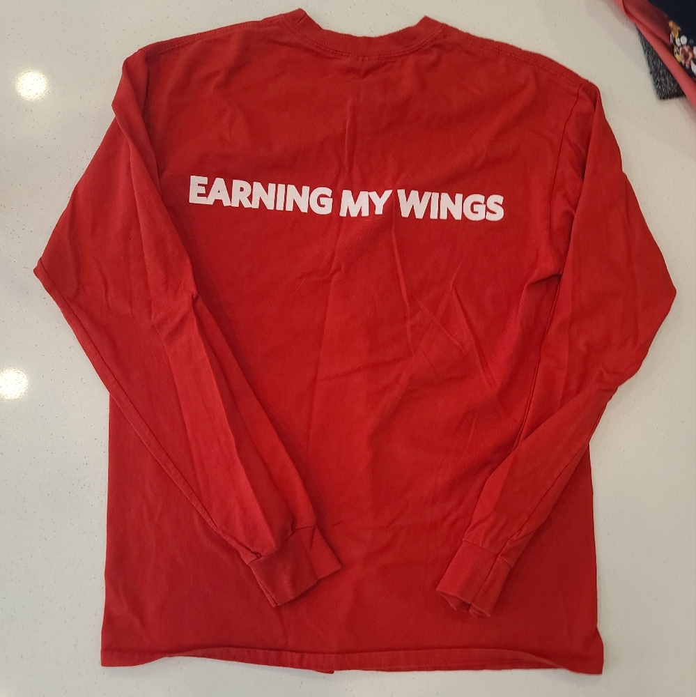 Delta Airlines “Earning My Wings” Long Sleeve Tee • Red • Size M